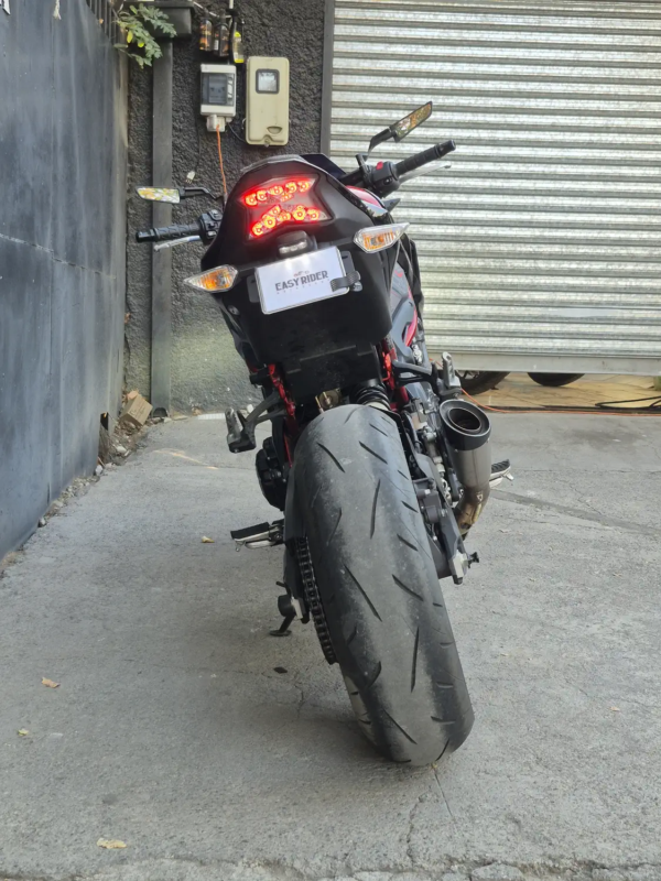 Kawasaki Z900 ABS 2025 trasera piloto LED rojo Easy Rider Motorshop