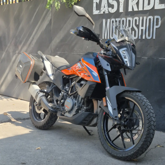 KTM 390 Adventure 2023 usada naranjo negro frontal tres cuartos Easy Rider Motorshop