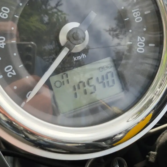 odómetro BONNEVILLE T120 1200CC usada Santiago 17.500 km verificados
