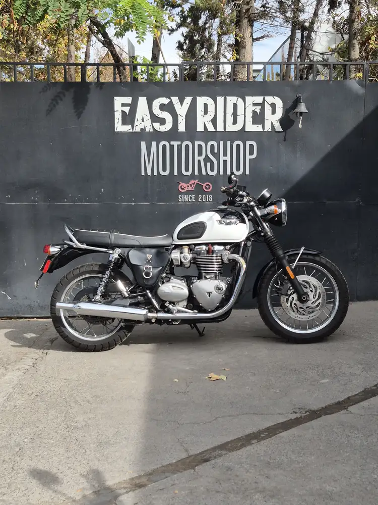 BONNEVILLE T120 1200CC usada Santiago perfil lateral Easy Rider Motorshop