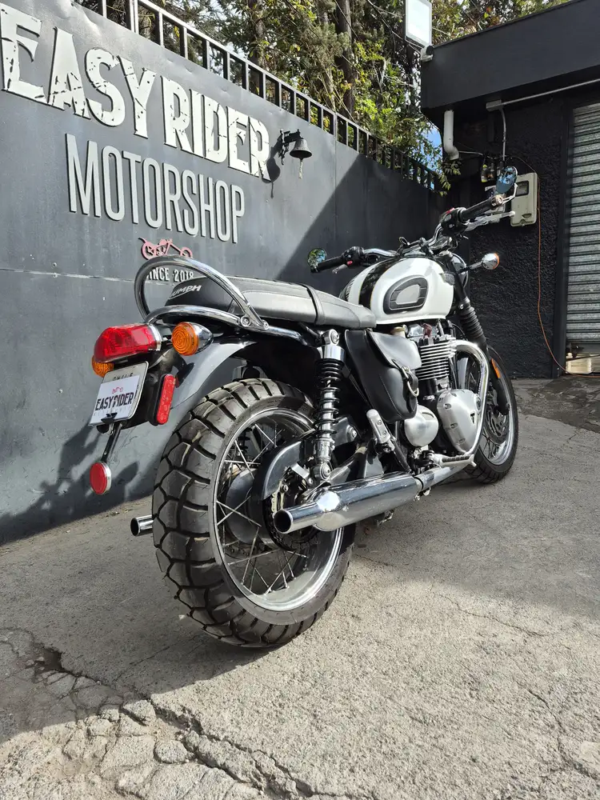 BONNEVILLE T120 1200CC usada Santiago vista trasera