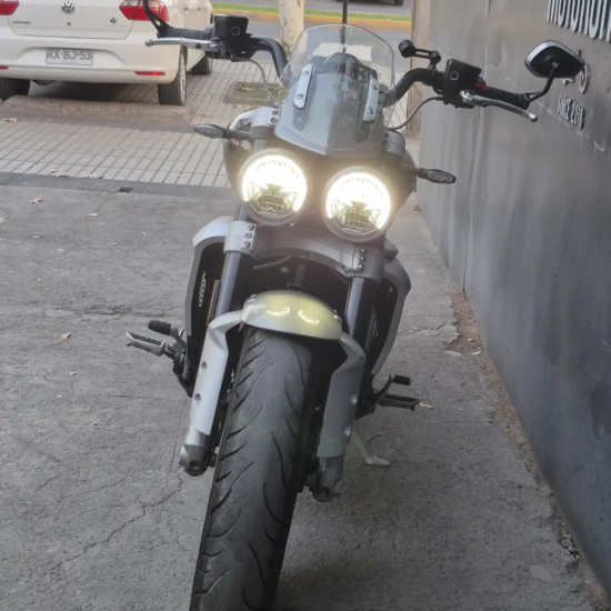 Triumph Rocket 3 GT usada Santiago – frontal doble faro LED encendido – Easy Rider Motorshop