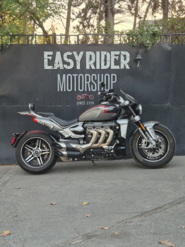 Triumph Rocket 3 GT usada 2022 – vista lateral derecha – Easy Rider Motorshop Santiago