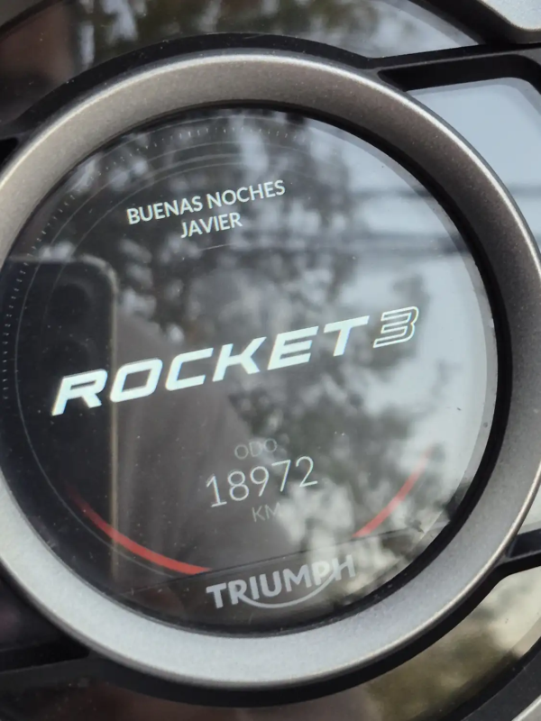 Odómetro Triumph Rocket 3 GT usada 2022 – 18.972 km verificados