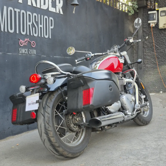 Triumph Speedmaster 1200 2023 usada rojo trasera tres cuartos Easy Rider Motorshop
