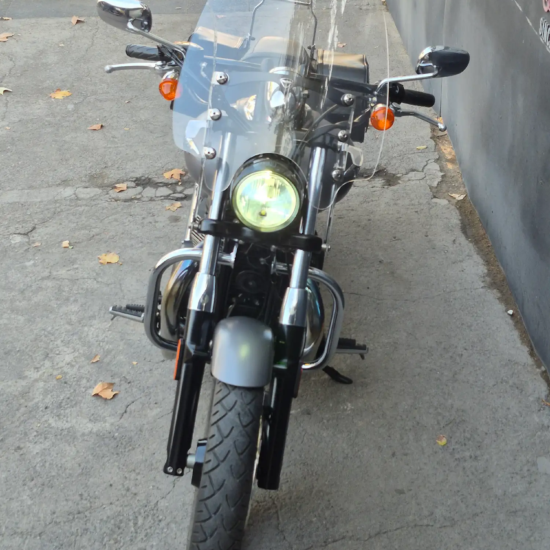 Texto alternativo: Triumph Speedmaster usada 2014 vista frontal faro redondo rueda 19 pulgadas