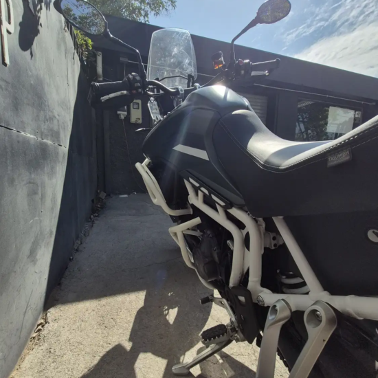 Tiger 900 Rally usada Santiago – detalle asiento y tablero TFT Triumph