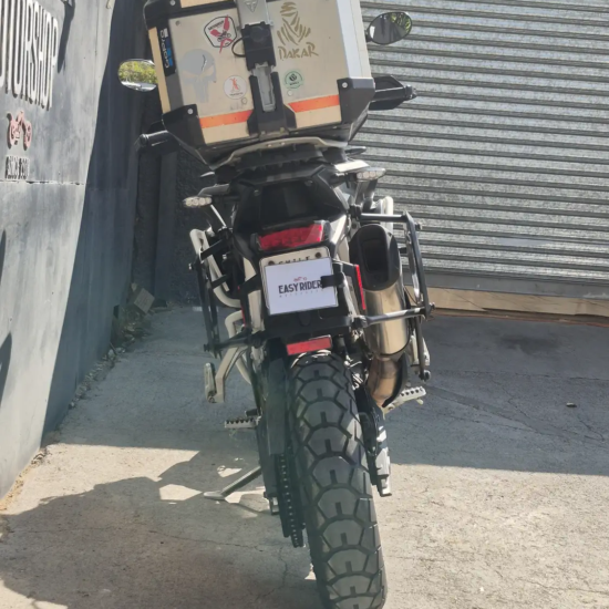 Triumph Tiger 900 Rally usada 2022 – vista trasera top case aluminio – Easy Rider Motorshop