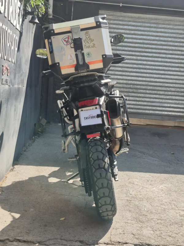 Triumph Tiger 900 Rally usada 2022 – vista trasera top case aluminio – Easy Rider Motorshop
