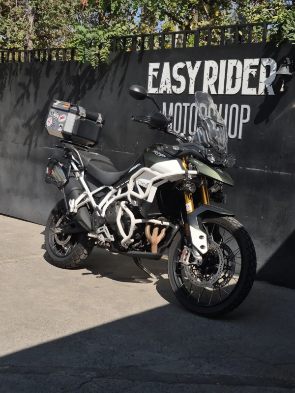 Tiger 900 Rally usada Chile 2022 verde – vista tres cuartos delantera – Santiago