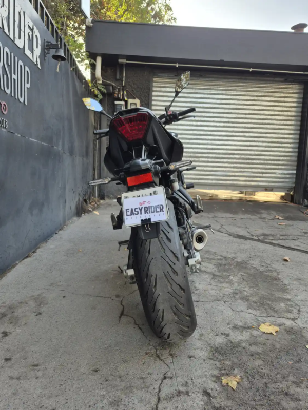 Yamaha MT-07 usada 2022 Gris Oscuro trasera directa – Easy Rider Motorshop Santiago