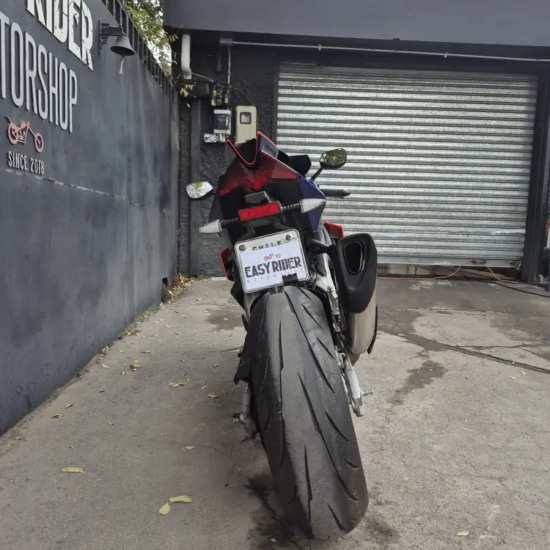 RSV4 FACTORY usada Santiago vista trasera