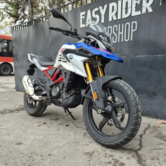 G310 GS usada Santiago frontal tres cuartos