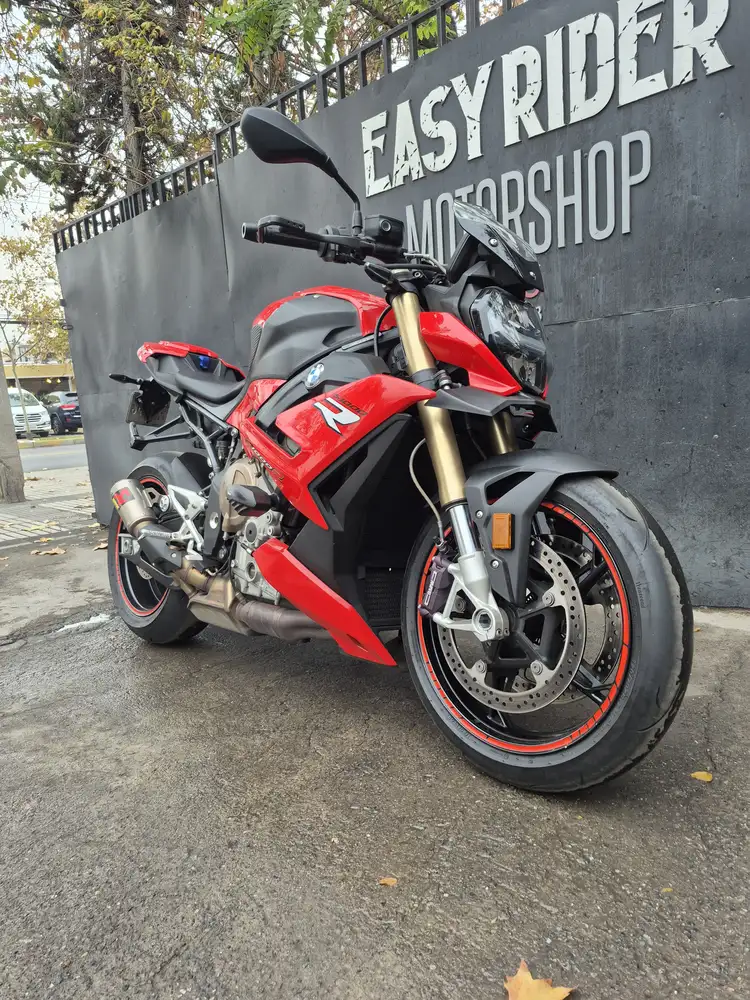S 1000R usada Santiago frontal tres cuartos