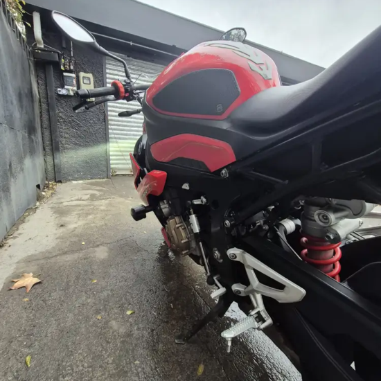 S 1000R usada Santiago vista trasera