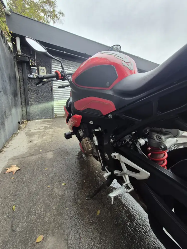 S 1000R usada Santiago vista trasera