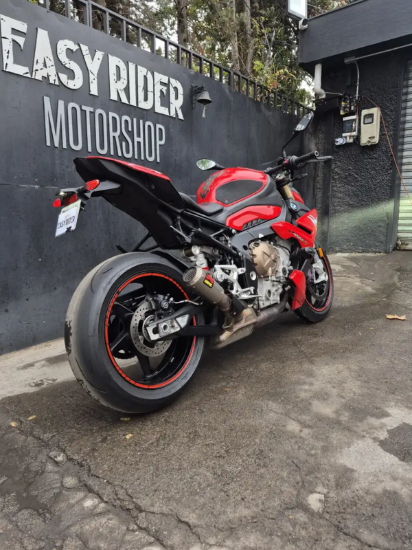 S 1000R usada Santiago vista trasera