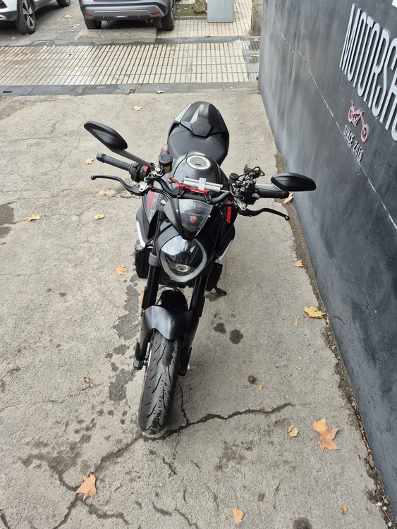 MONSTER PLUS usada Santiago vista frontal