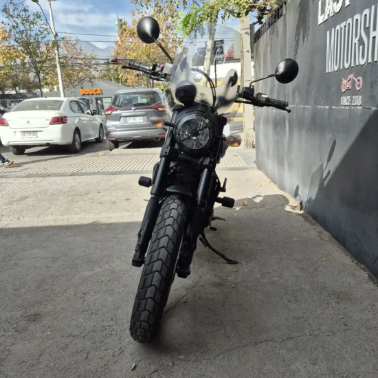 SCRAMBLER 800 DARK usada Santiago vista frontal
