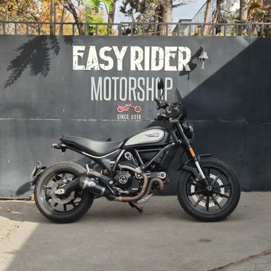 SCRAMBLER 800 DARK usada Santiago perfil lateral Easy Rider Motorshop