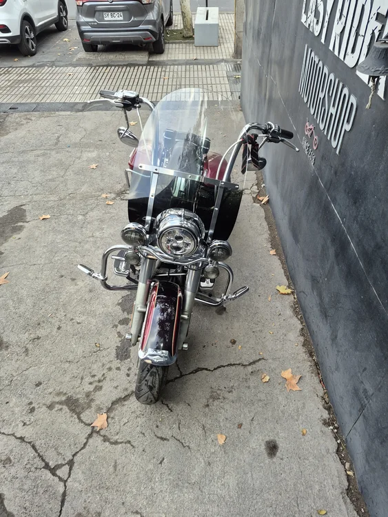 FLHRC ROAD KING CLASSIC 1690CC usada Santiago vista frontal