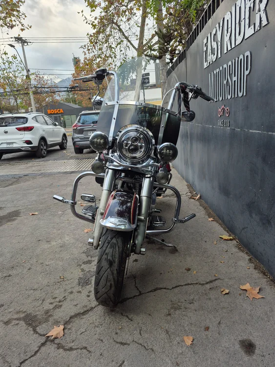 FLHRC ROAD KING CLASSIC 1690CC usada Santiago vista frontal