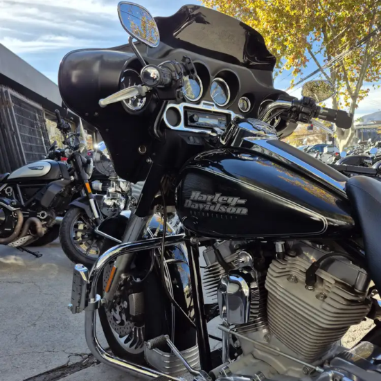 FLHT ELECTRA GLIDE 1584 CC usada Santiago frontal tres cuartos