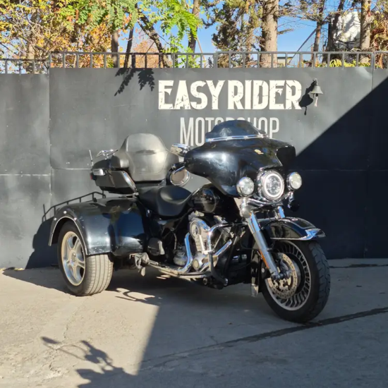 FLHT ELECTRA GLIDE 1584 CC usada Santiago frontal tres cuartos