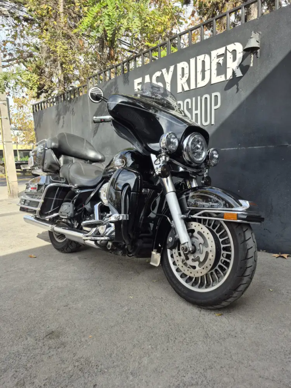 FLHTCU ULTRA CLASSIC 1690CC usada Santiago frontal tres cuartos