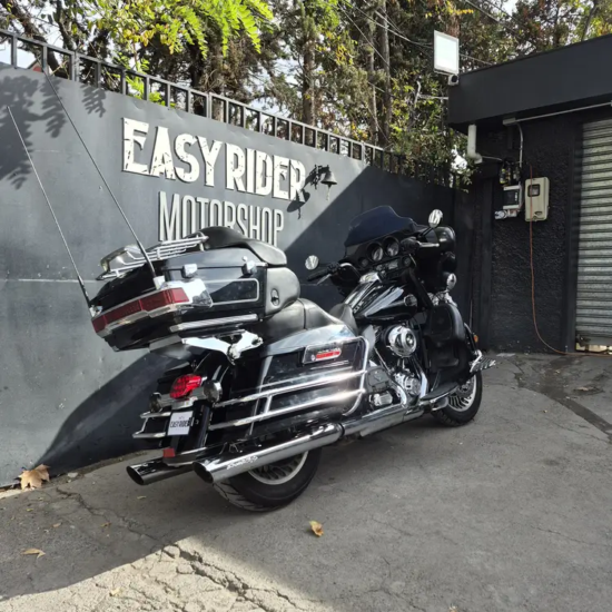 FLHTCU ULTRA CLASSIC 1690CC usada Santiago vista trasera