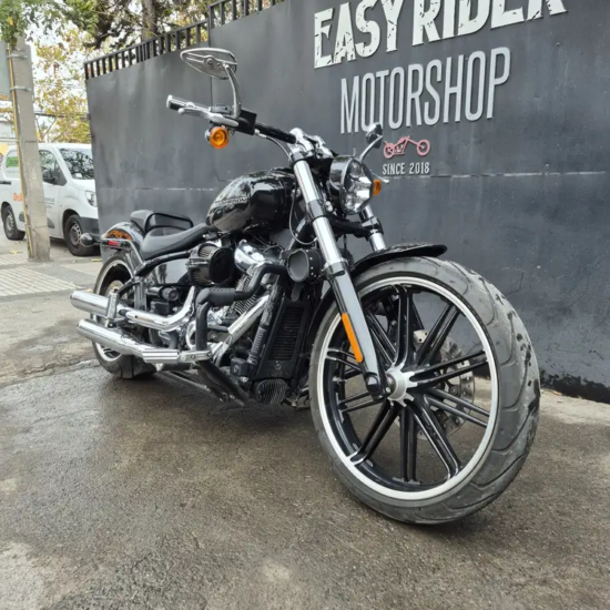 FXBR BREAKOUT 1745CC usada Santiago frontal tres cuartos