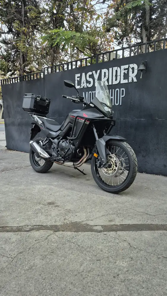 XL 750 usada Santiago frontal tres cuartos