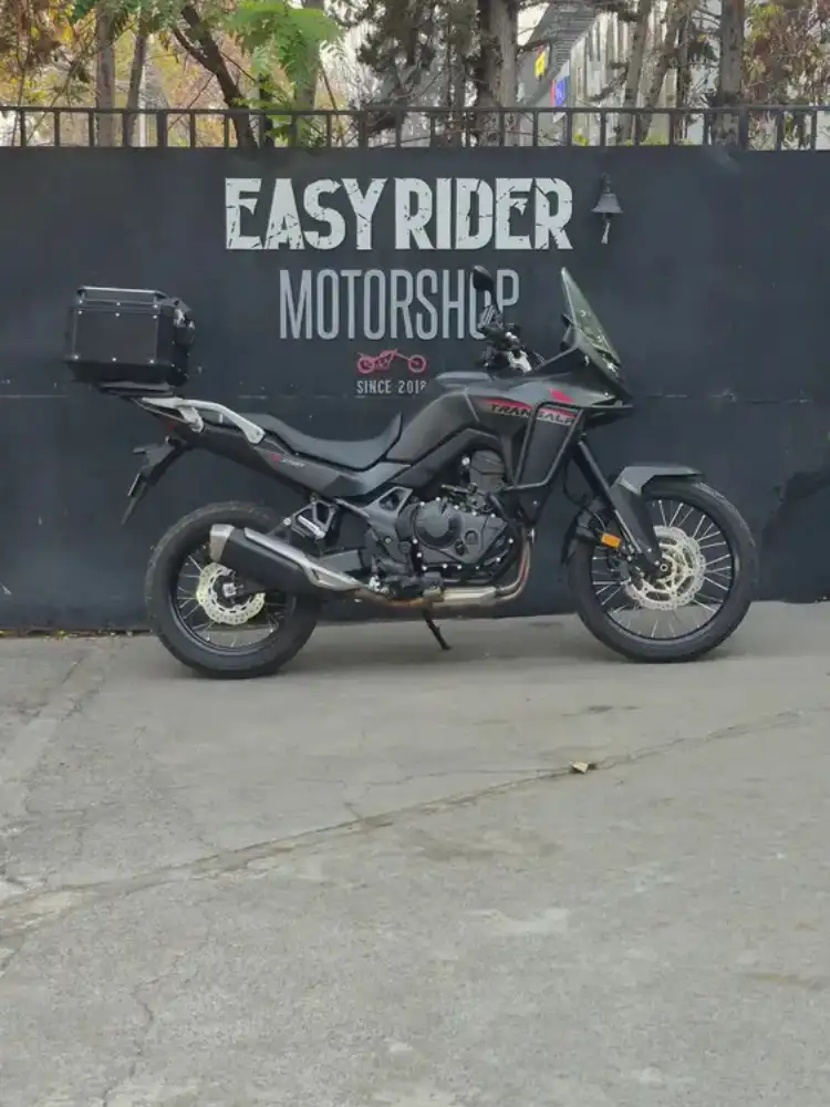 XL 750 usada Santiago perfil lateral Easy Rider Motorshop
