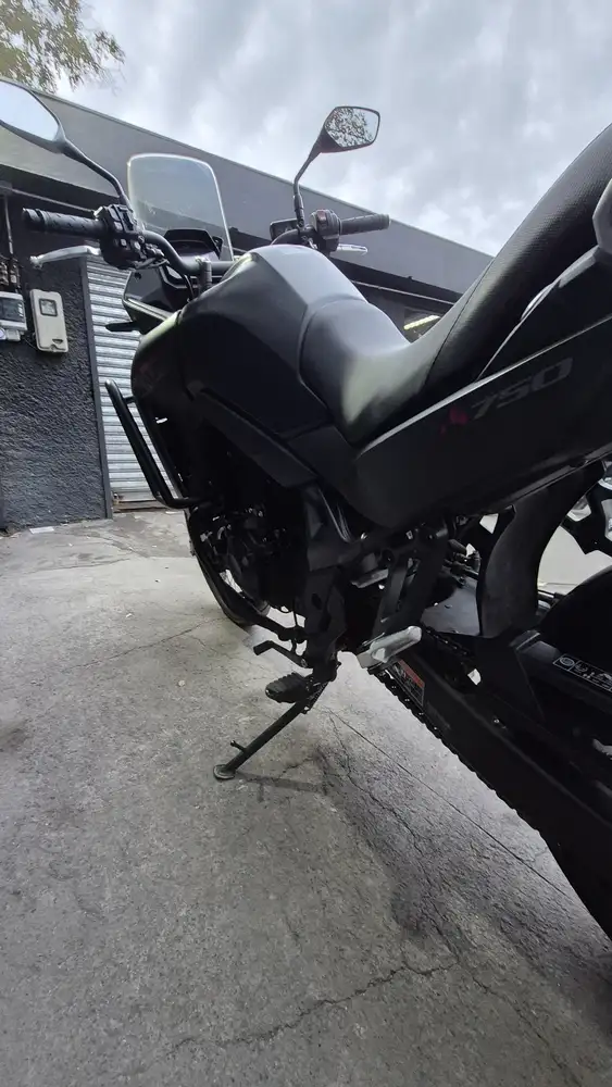 XL 750 usada Santiago vista trasera
