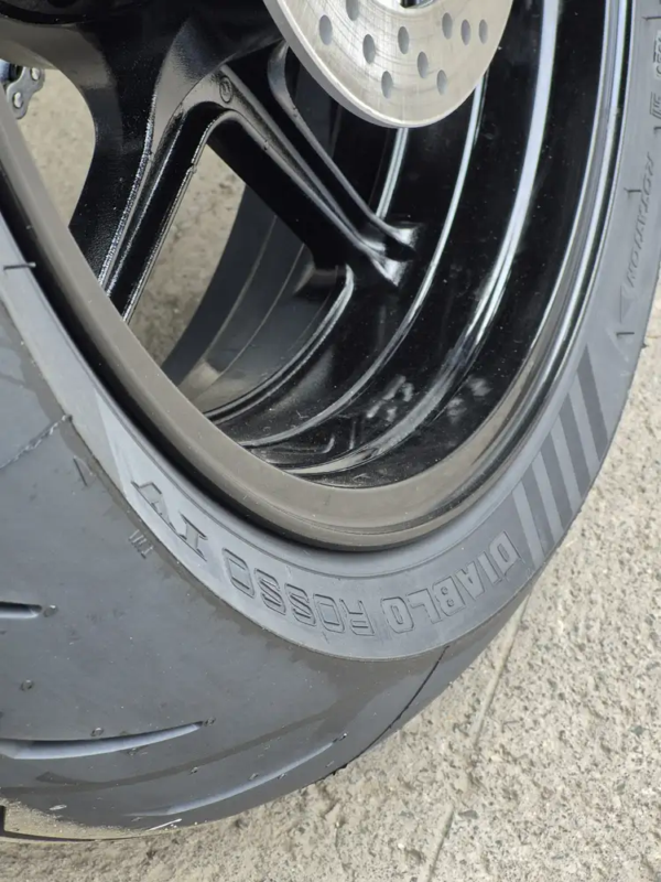NINJA ZX-6R usada Santiago detalle