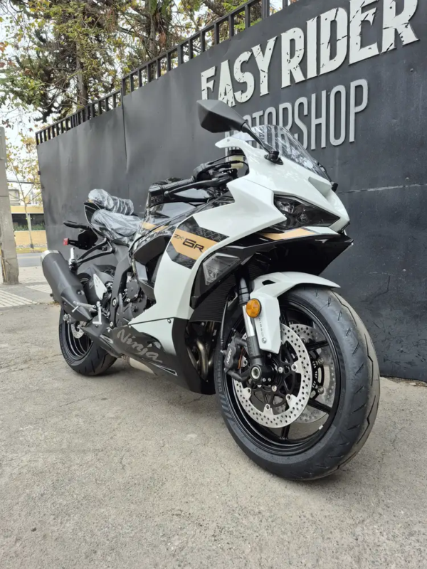 NINJA ZX-6R usada Santiago frontal tres cuartos