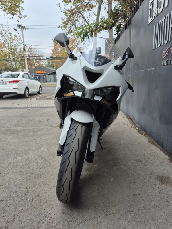 NINJA ZX-6R usada Santiago vista frontal