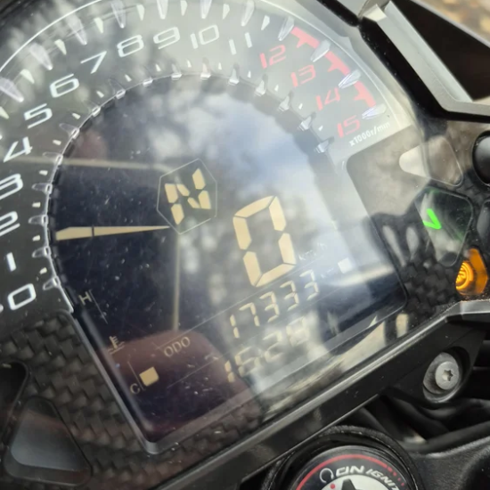 odómetro Z 400 usada Santiago 17.000 km verificados