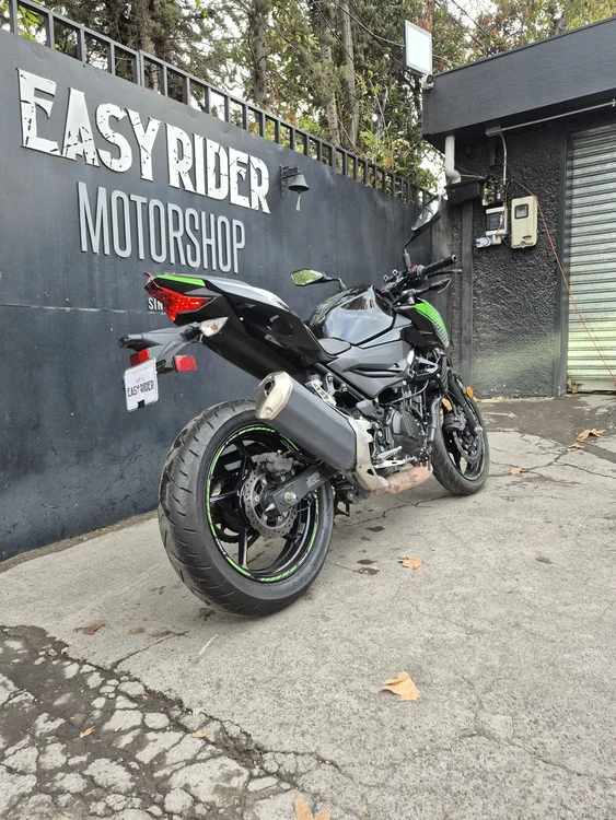 Z 400 usada Santiago vista trasera