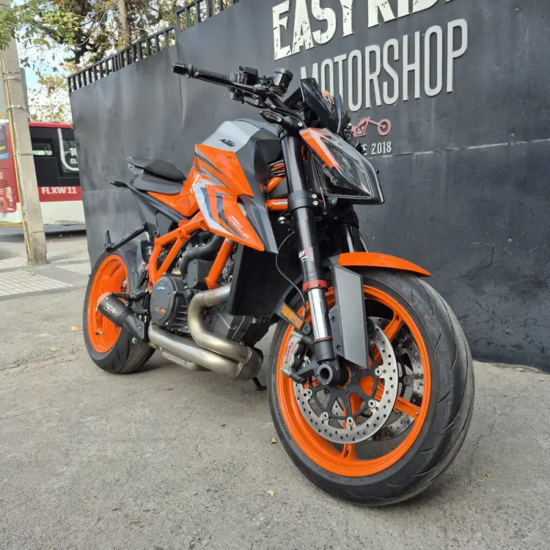 1290 SUPERDUKE 1301CC usada Santiago frontal tres cuartos