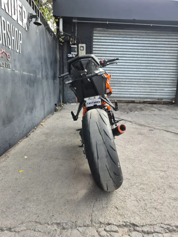 1290 SUPERDUKE 1301CC usada Santiago vista trasera