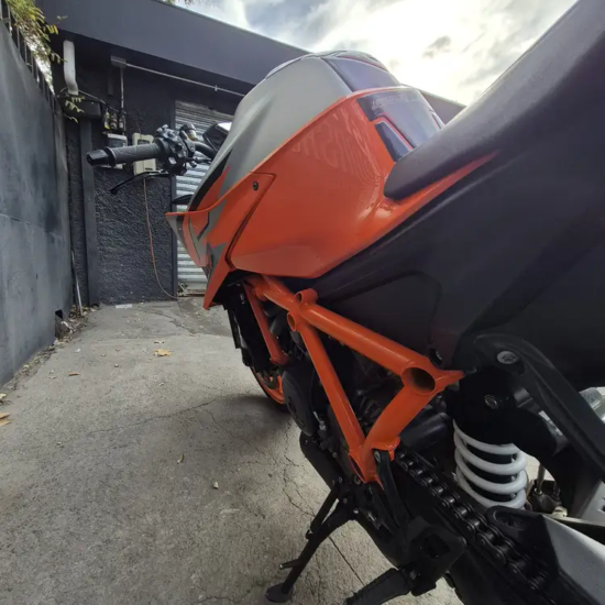 1290 SUPERDUKE 1301CC usada Santiago vista trasera