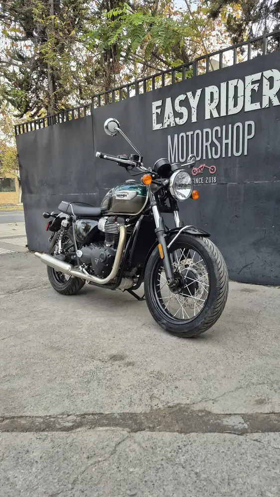 BONNEVILLE T100 900CC usada Santiago frontal tres cuartos