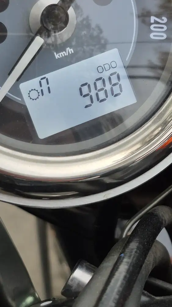 odómetro BONNEVILLE T100 900CC usada Santiago 984 km verificados