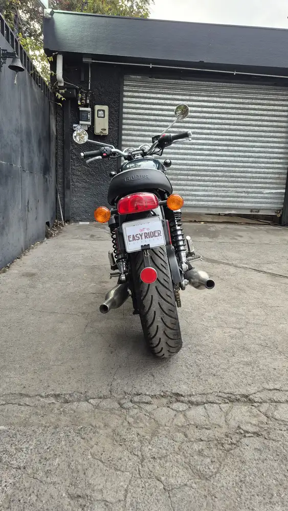 BONNEVILLE T100 900CC usada Santiago vista trasera