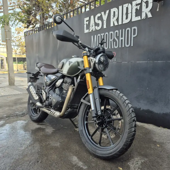 SCRAMBLER 400 usada Santiago frontal tres cuartos