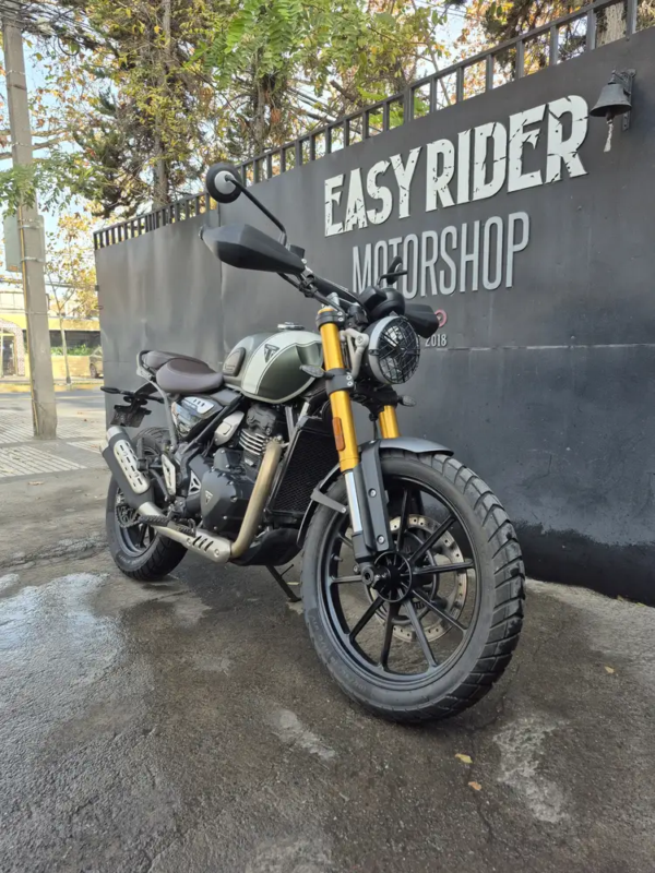 SCRAMBLER 400 usada Santiago frontal tres cuartos