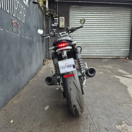 SPEED TWIN 1200 CC usada Santiago vista trasera