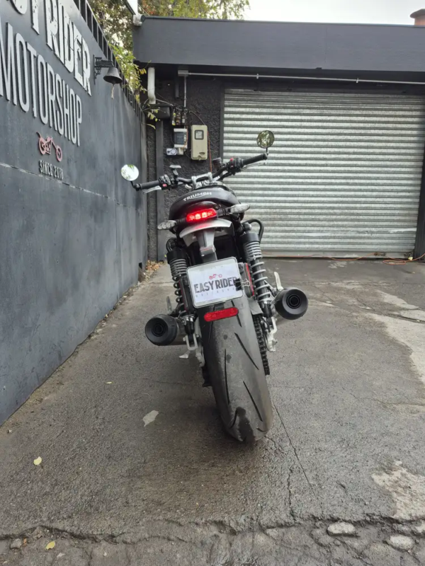 SPEED TWIN 1200 CC usada Santiago vista trasera