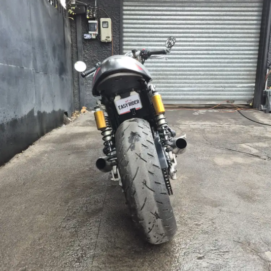 THRUXTON 1200CC usada Santiago vista trasera